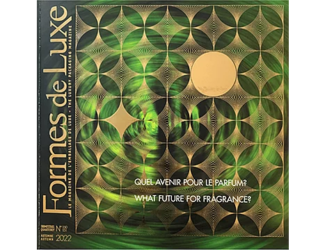 Cover of Formes de Luxe magazine Autumn 2022 issue, featuring a green and gold geometric pattern with the text ‘Quel avenir pour le parfum? What future for fragrance?’.