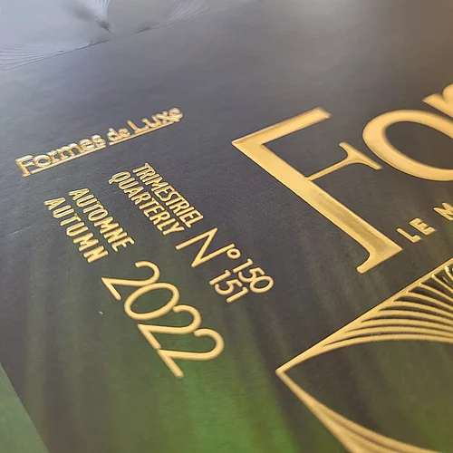 Cover of Formes de Luxe magazine Autumn 2022 issue, featuring a green and gold geometric pattern